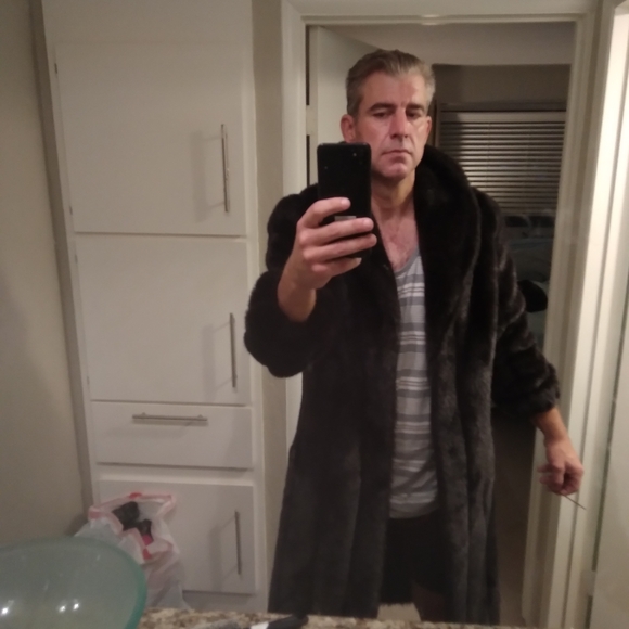 Meet your Posher, Johnny - Picture 3 of 3